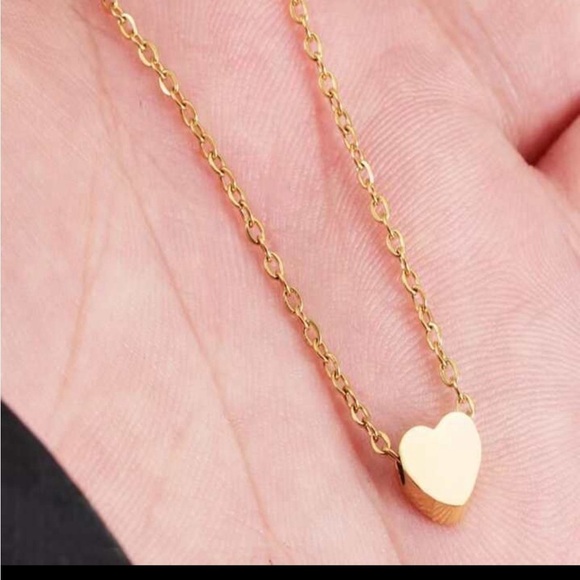 Yellow/Gold Heart Pendant Necklace - Picture 2 of 13